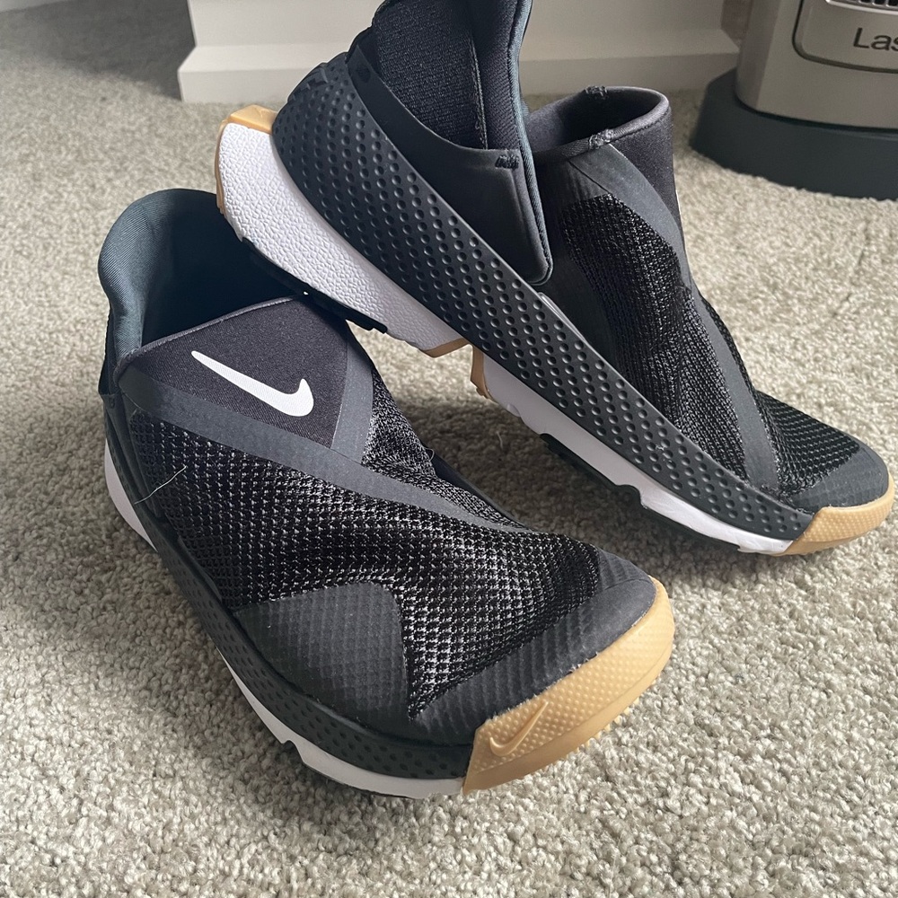 Nike Go FlyEase